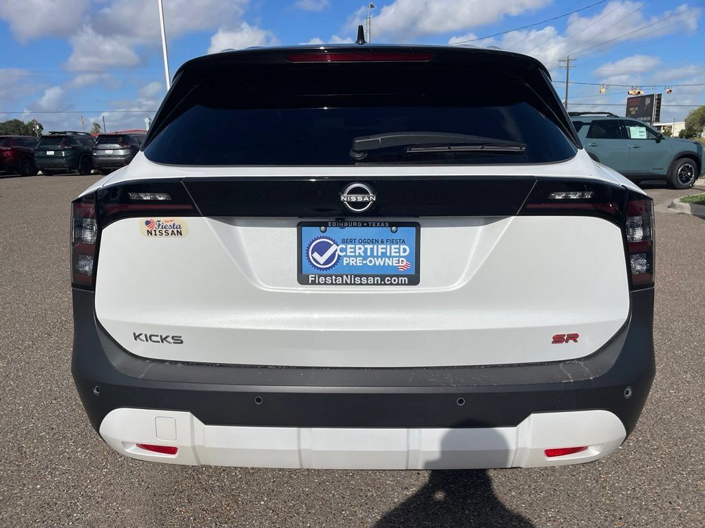 Certified 2026 Nissan Kicks SR FWD image 6