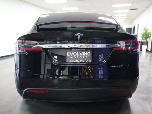 Used 2020 Tesla Model X image 7