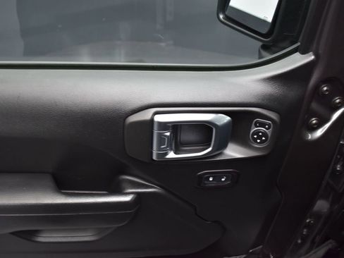 Used 2018 Jeep Wrangler Unlimited Sport S image 20