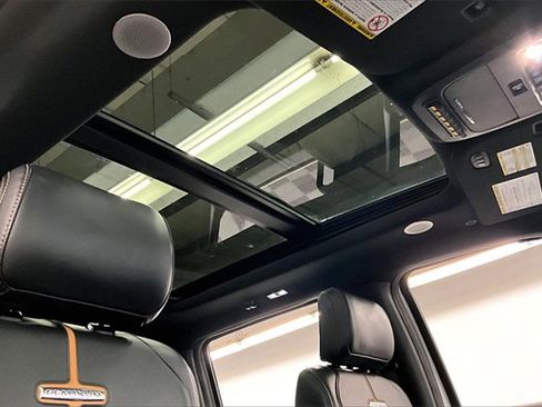 Used 2024 Ford F250 Platinum image 16