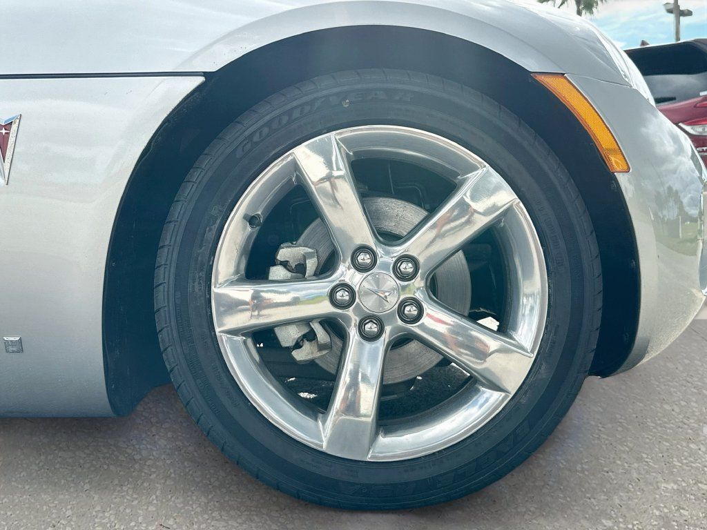 Used 2007 Pontiac Solstice Convertible w/ Premium Package RWD image 23