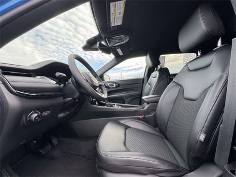 New 2026 Jeep Compass Latitude image 21