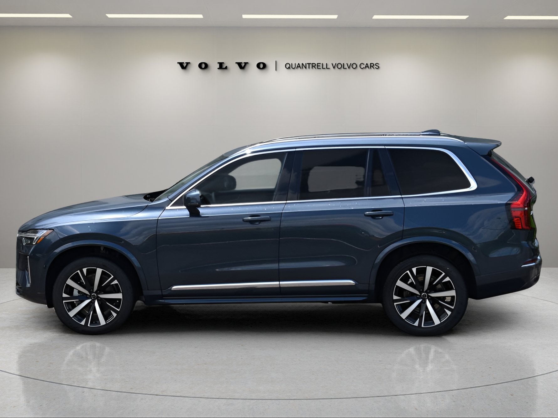 Used 2025 Volvo XC90 B5 Core w/ Protection Package Premier AWD/4WD image 7