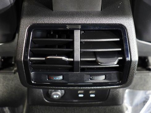 Used 2025 Audi Q3 2.0T Premium w/ Convenience Package image 24