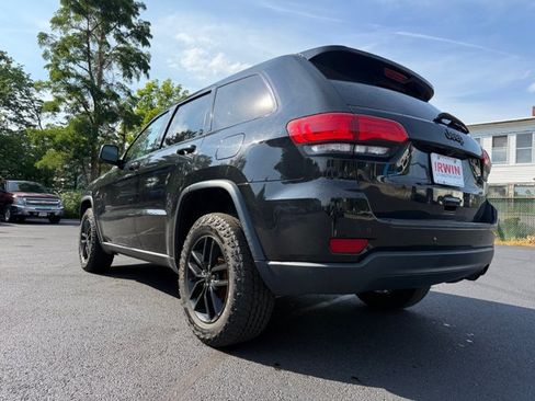 Used 2019 Jeep Grand Cherokee Limited AWD/4WD image 17