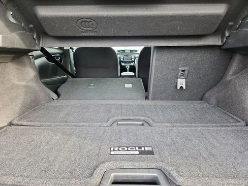 Used 2017 Nissan Rogue Sport SV image 34