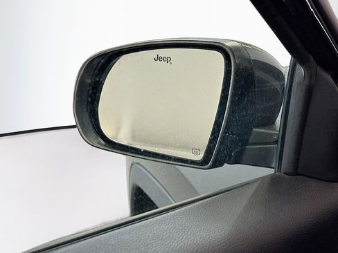 Used 2018 Jeep Compass Limited w/ Navigation Group image 16