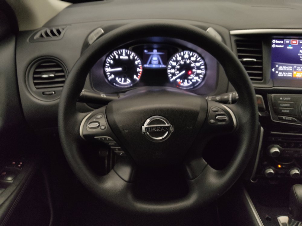 Used 2020 Nissan Pathfinder S FWD image 22