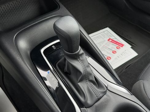 Used 2024 Toyota Corolla LE FWD image 5