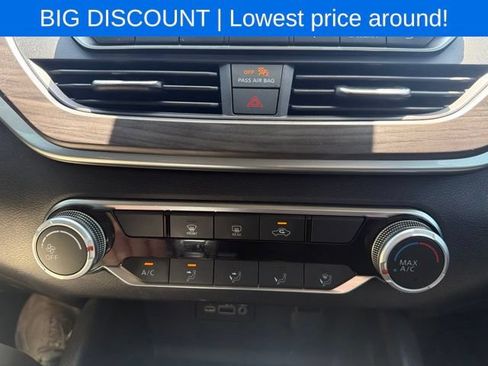 Used 2024 Nissan Altima 2.5 SV FWD image 27