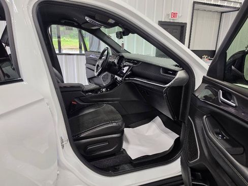 Used 2022 Jeep Grand Cherokee Altitude RWD image 13