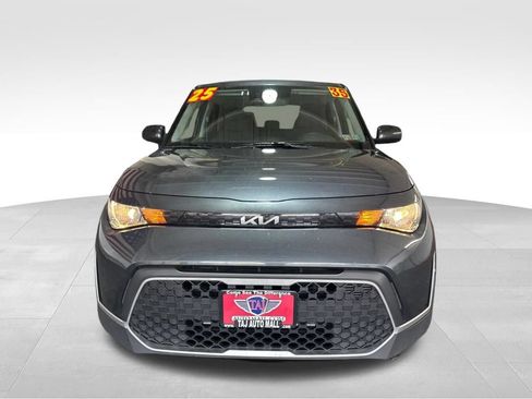 Used 2025 Kia Soul LX w/ LX Technology Package FWD image 2