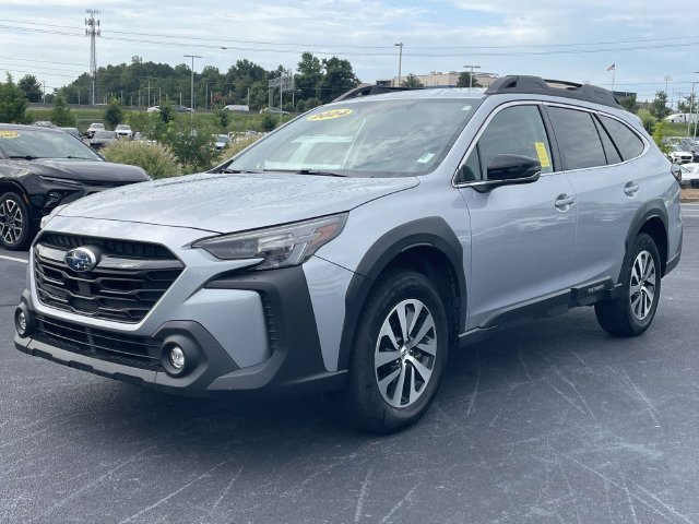 Used 2024 Subaru Outback Premium AWD/4WD image 3