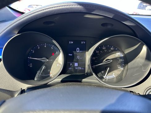 Used 2021 Toyota C-HR XLE image 17