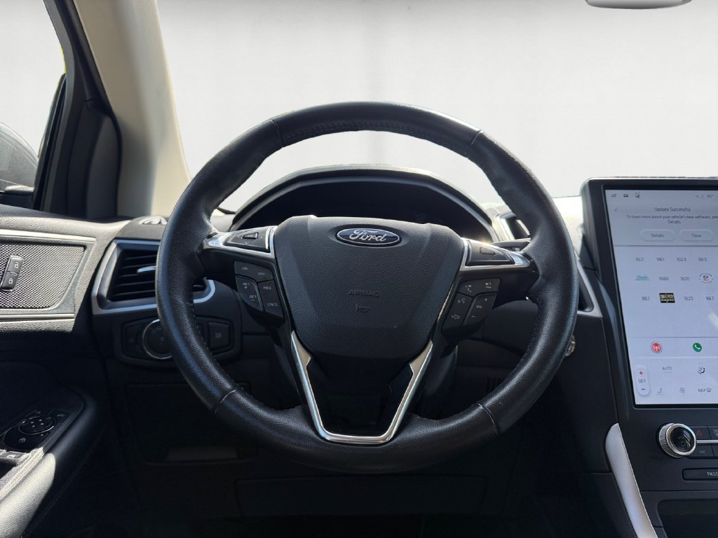 Used 2024 Ford Edge SEL AWD/4WD image 13