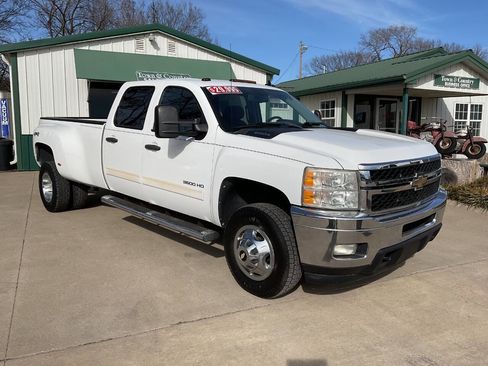 Used 2011 Chevrolet Silverado 3500 LT w/ Interior Plus Package image 3