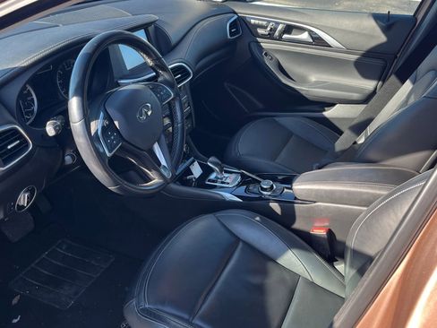 Used 2017 INFINITI QX30 Premium w/ Navigation Package image 17