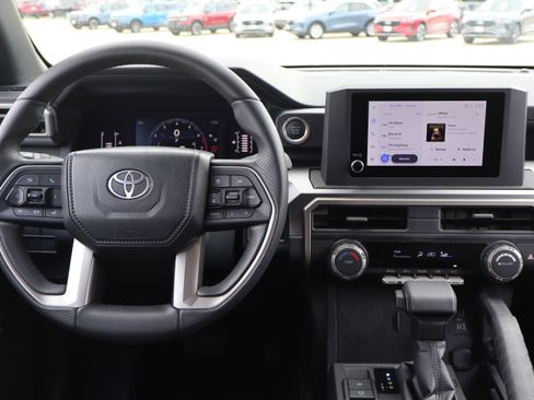 Used 2026 Toyota 4Runner SR5 AWD/4WD image 15