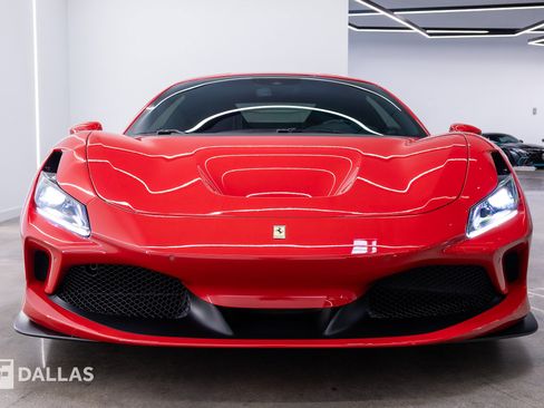 Used 2022 Ferrari F8 Tributo RWD image 4