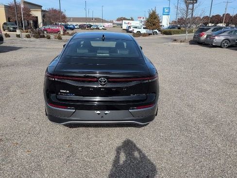 New 2026 Toyota Crown Platinum image 18