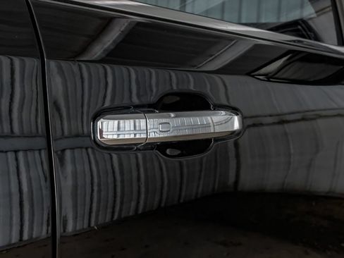 Used 2019 Chevrolet Silverado 1500 High Country w/ Z71 Off-Road Package AWD/4WD image 40