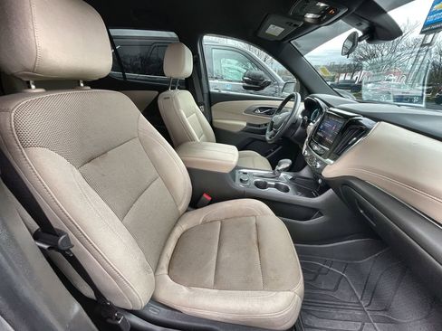 Used 2024 Chevrolet Traverse LT image 27