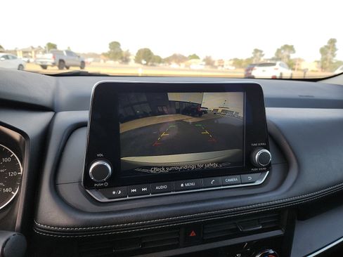 Used 2024 Nissan Rogue S image 18