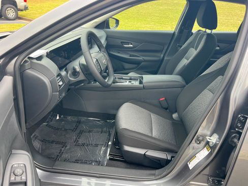New 2026 Nissan Sentra SV w/ SV Convenience Package FWD image 10