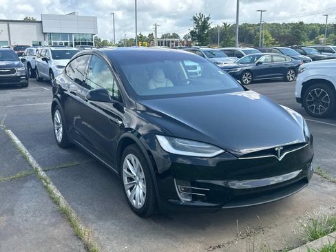 Used 2018 Tesla Model X 75D AWD/4WD image 2