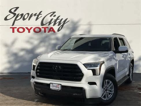 Used 2023 Toyota Sequoia SR5 w/ SR5 Premium Package image 1