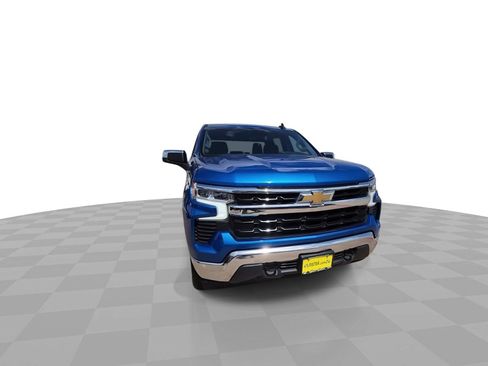 Used 2022 Chevrolet Silverado 1500 LT AWD/4WD image 3