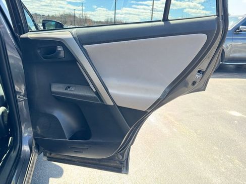 Used 2015 Toyota RAV4 LE AWD/4WD image 25