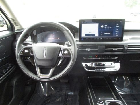 Used 2023 Lincoln Corsair AWD w/ Equipment Group 101A image 16