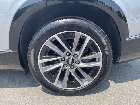 Certified 2026 Cadillac Vistiq Sport w/ LPO, Floor Liner Package AWD/4WD image 12
