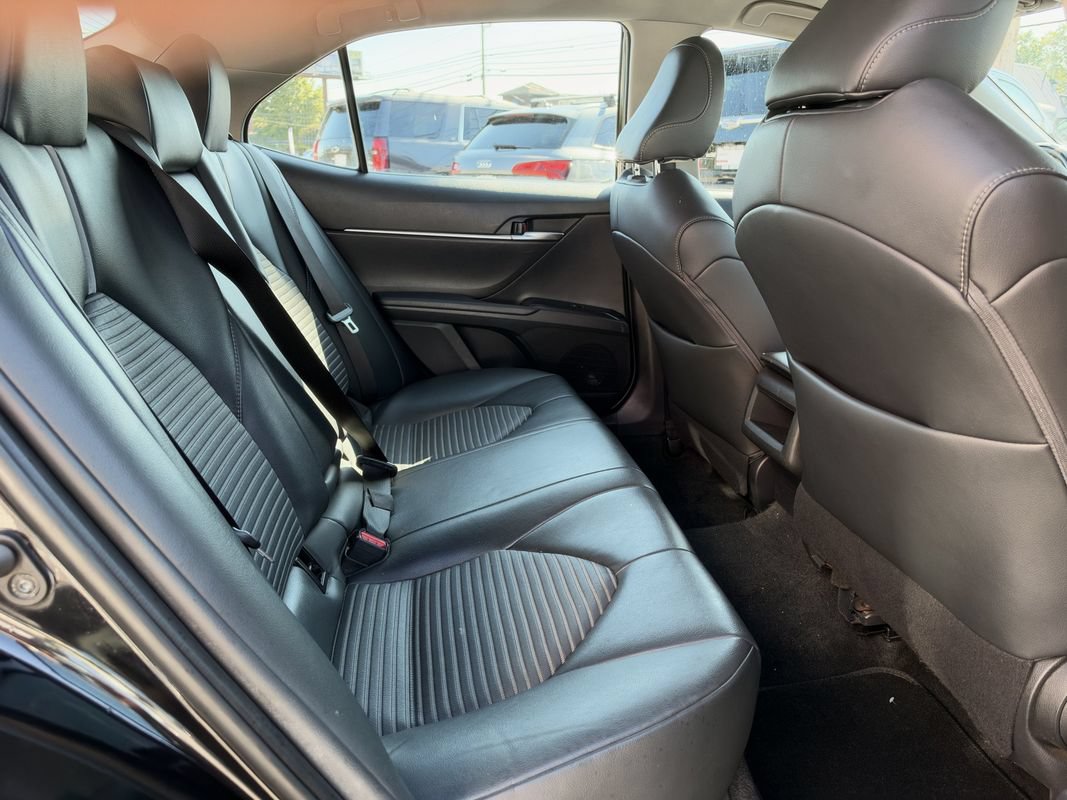 Used 2019 Toyota Camry SE FWD image 15