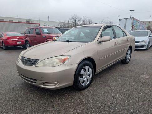 Used 2002 Toyota Camry image 3