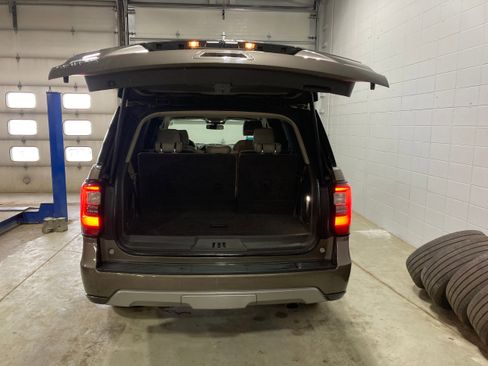 Used 2019 Ford Expedition Limited w/ Equipment Group 301A image 18
