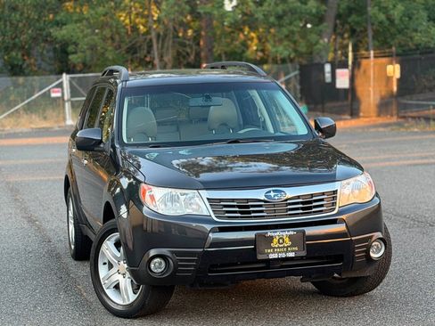 Used 2009 Subaru Forester 2.5X Limited AWD/4WD image 3