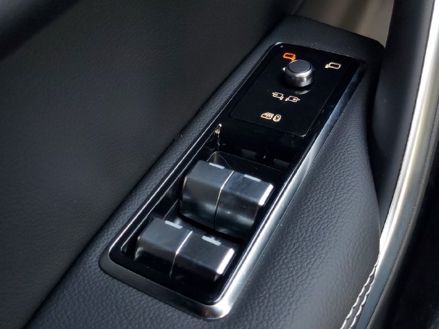 New 2026 Jaguar F-PACE R-Dynamic S AWD/4WD image 19