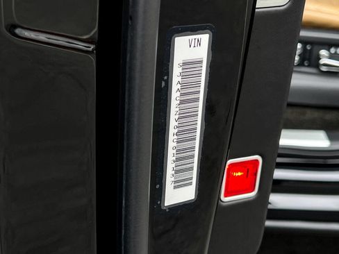 Used 2017 Bentley Bentayga image 27