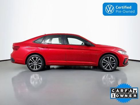 Certified 2025 Volkswagen Jetta Sport image 8