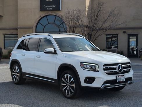 Used 2021 Mercedes-Benz GLB 250 w/ Premium Package image 3