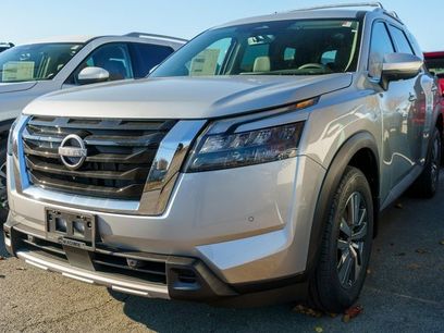 New 2025 Nissan Pathfinder SL
