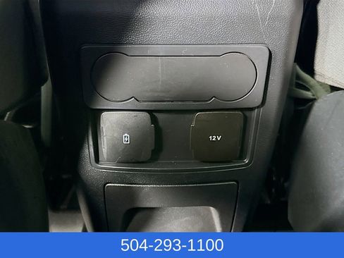 Used 2022 Ford Explorer XLT image 24