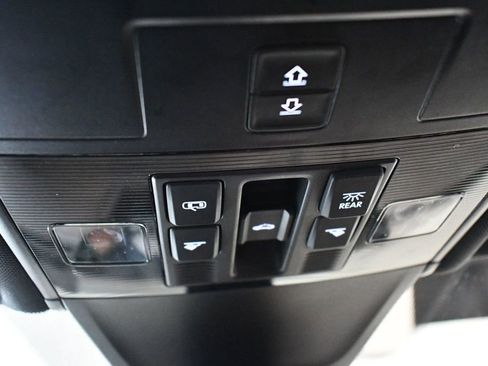 Used 2022 Volkswagen Tiguan SE R-Line image 64