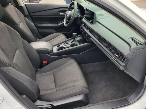 Used 2025 Honda Accord SE image 19