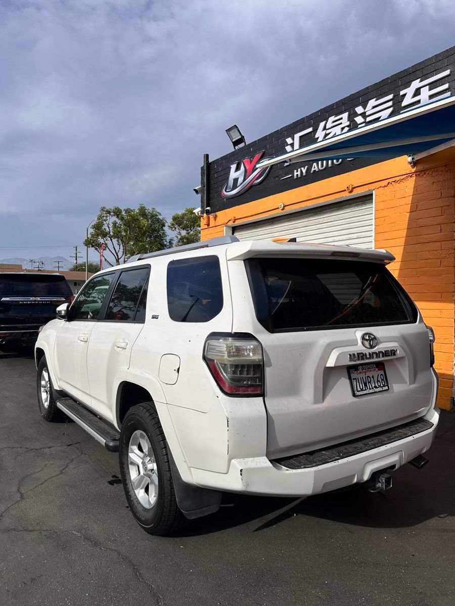 Used 2016 Toyota 4Runner SR5 RWD image 2