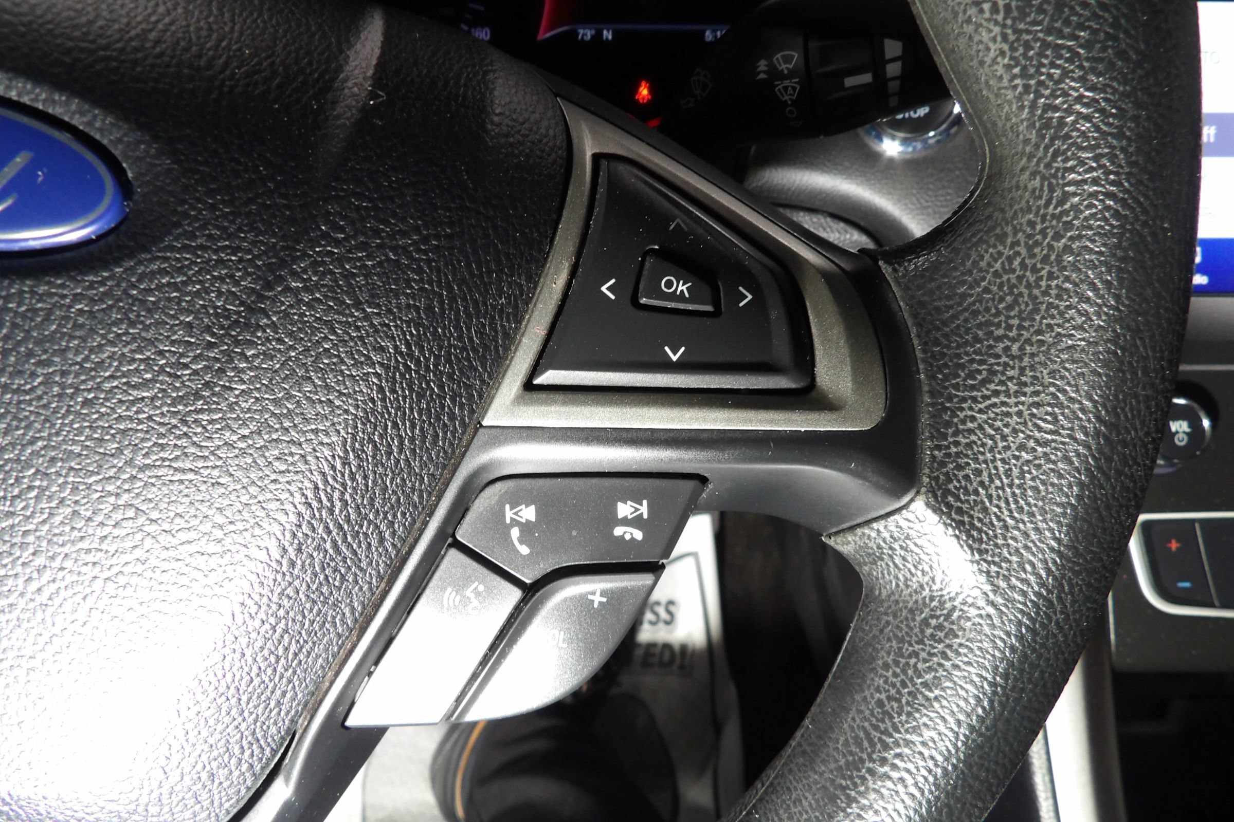 Used 2020 Ford Fusion SE FWD image 15