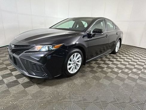 Used 2024 Toyota Camry SE FWD image 6
