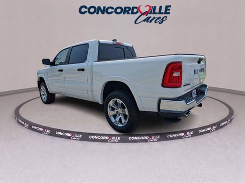Used 2025 RAM 1500 Big Horn AWD/4WD image 4